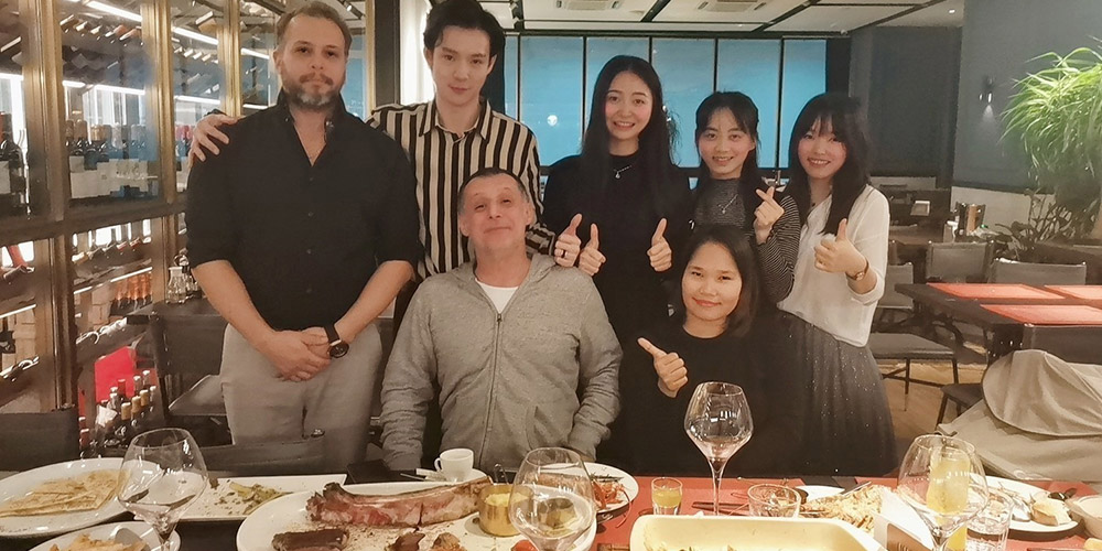 Welcoming Vancharli's Clients: An Evening of Camaraderie and Business